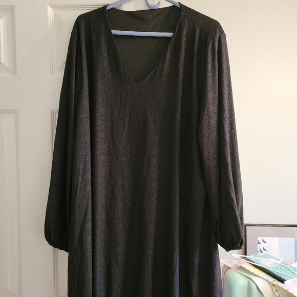 Clothes - Picture 2 of 5